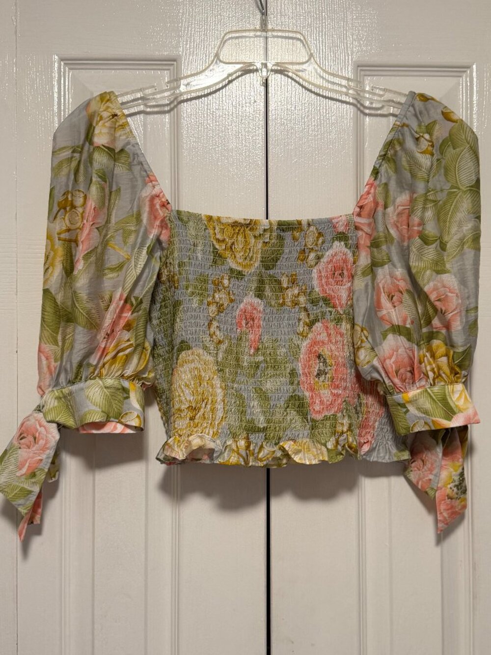 Express Pastel Floral Puff Sleeve Smocked Blouse - Picture 5 of 7